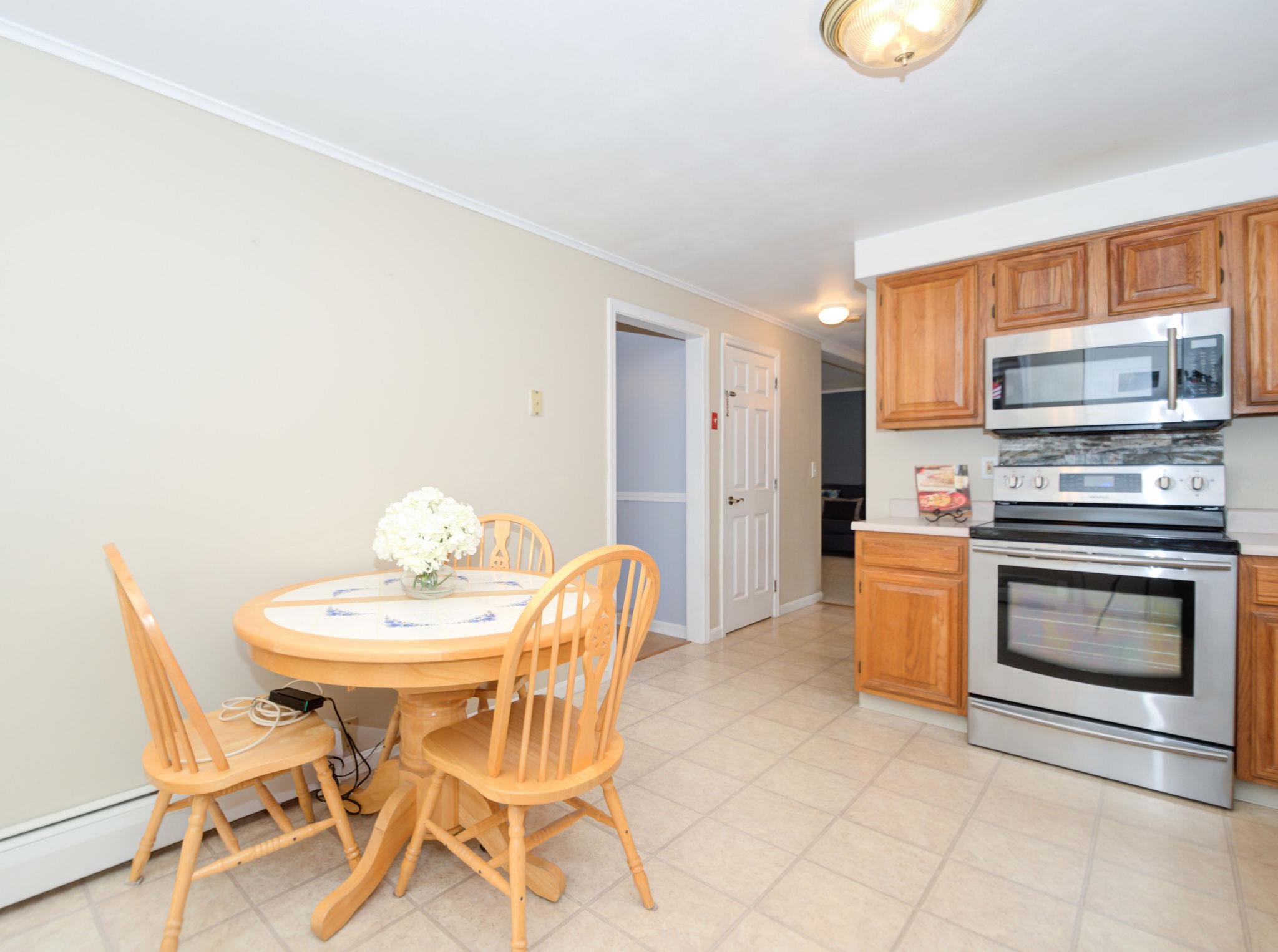 307 High Range Road Londonderry, NH 03053 - Photo 4 of 30 Gallery Image 4