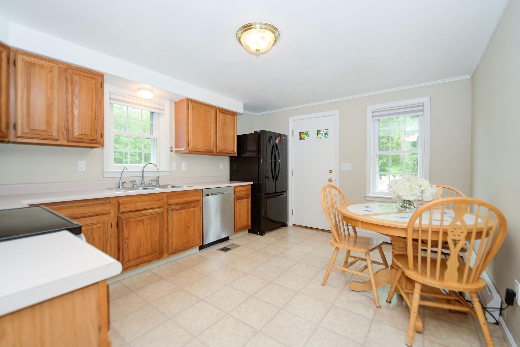 307 High Range Road Londonderry, NH 03053 - Photo 6 of 30 Gallery Image 6