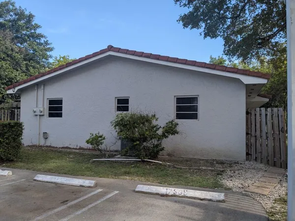 $280,000 | 17367 Southwest 95th Avenue, Unit 17367, Palmetto Bay, FL 33157