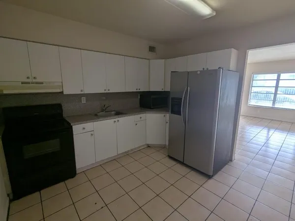 $280,000 | 17367 Southwest 95th Avenue, Unit 17367, Palmetto Bay, FL 33157