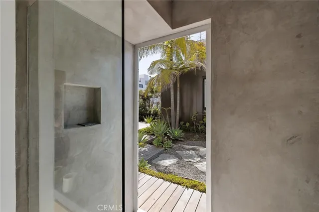 $39,500 | 27 Driftwood Street, Marina del Rey, CA 90292