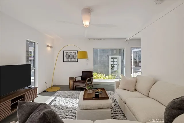 $39,500 | 27 Driftwood Street, Marina del Rey, CA 90292