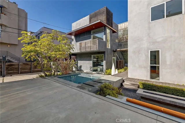 $39,500 | 27 Driftwood Street, Marina del Rey, CA 90292