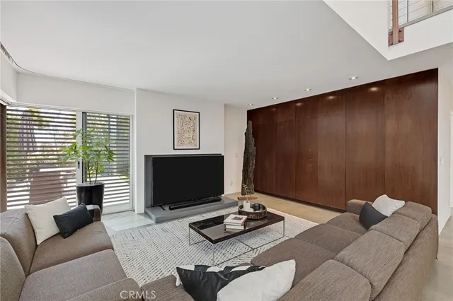 $39,500 | 27 Driftwood Street, Marina del Rey, CA 90292