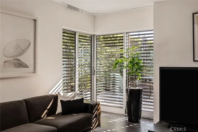 $39,500 | 27 Driftwood Street, Marina del Rey, CA 90292