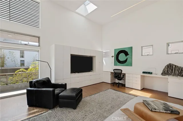 $39,500 | 27 Driftwood Street, Marina del Rey, CA 90292