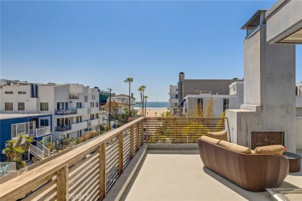 $39,500 | 27 Driftwood Street, Marina del Rey, CA 90292