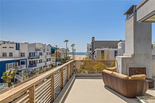 $39,500 | 27 Driftwood Street, Marina del Rey, CA 90292