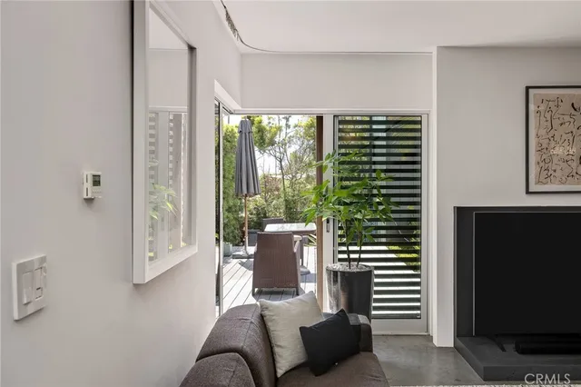 $39,500 | 27 Driftwood Street, Marina del Rey, CA 90292