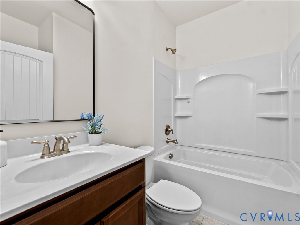 5506 Garden Grove Road Chesterfield, VA 23832 - Photo 29 of 59 Mudroom off of Garage