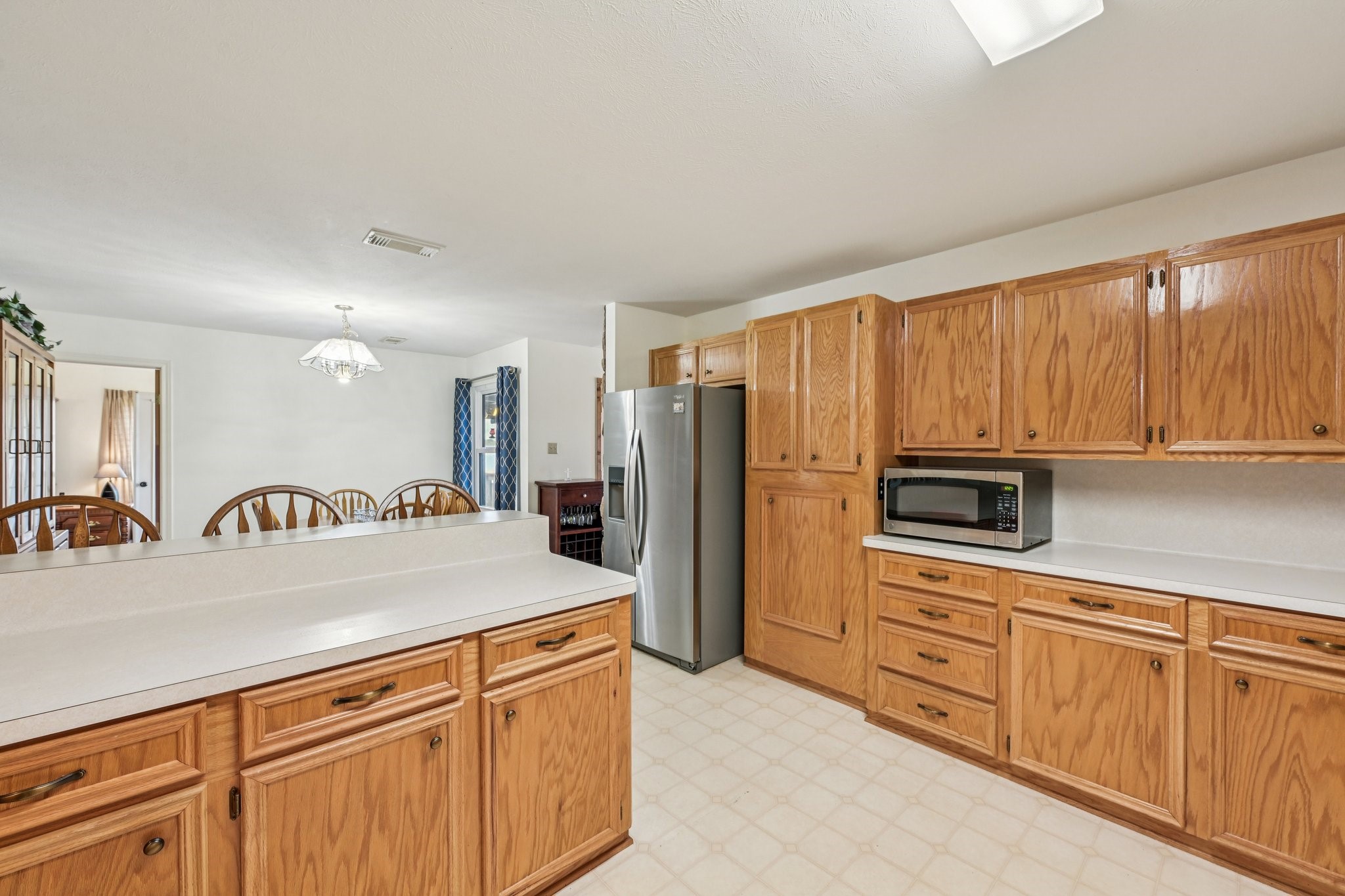 94 Lakeview Drive Huntsville, TX 77320 - Photo 10 of 45 Kitchen