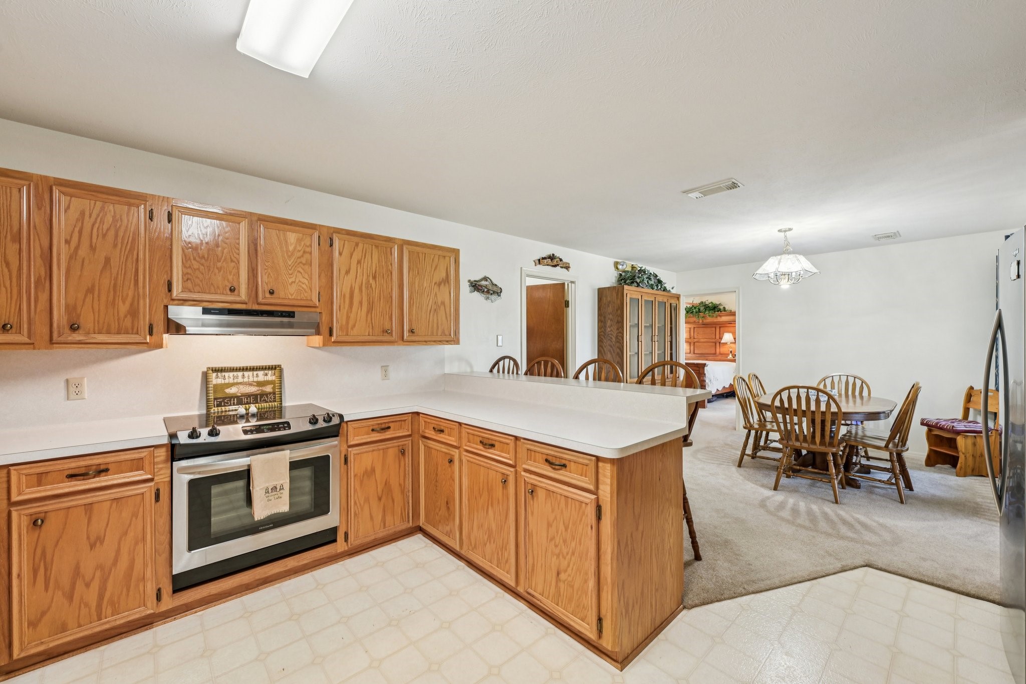 94 Lakeview Drive Huntsville, TX 77320 - Photo 11 of 45 Kitchen