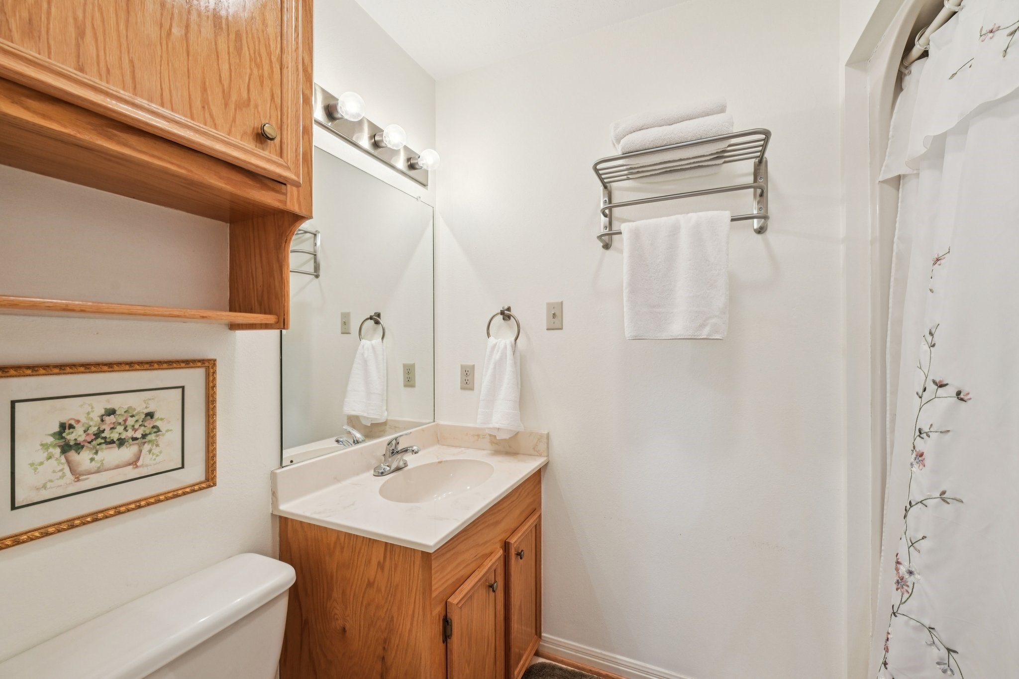 94 Lakeview Drive Huntsville, TX 77320 - Photo 19 of 45 Primary bedroom 2 attached full bath