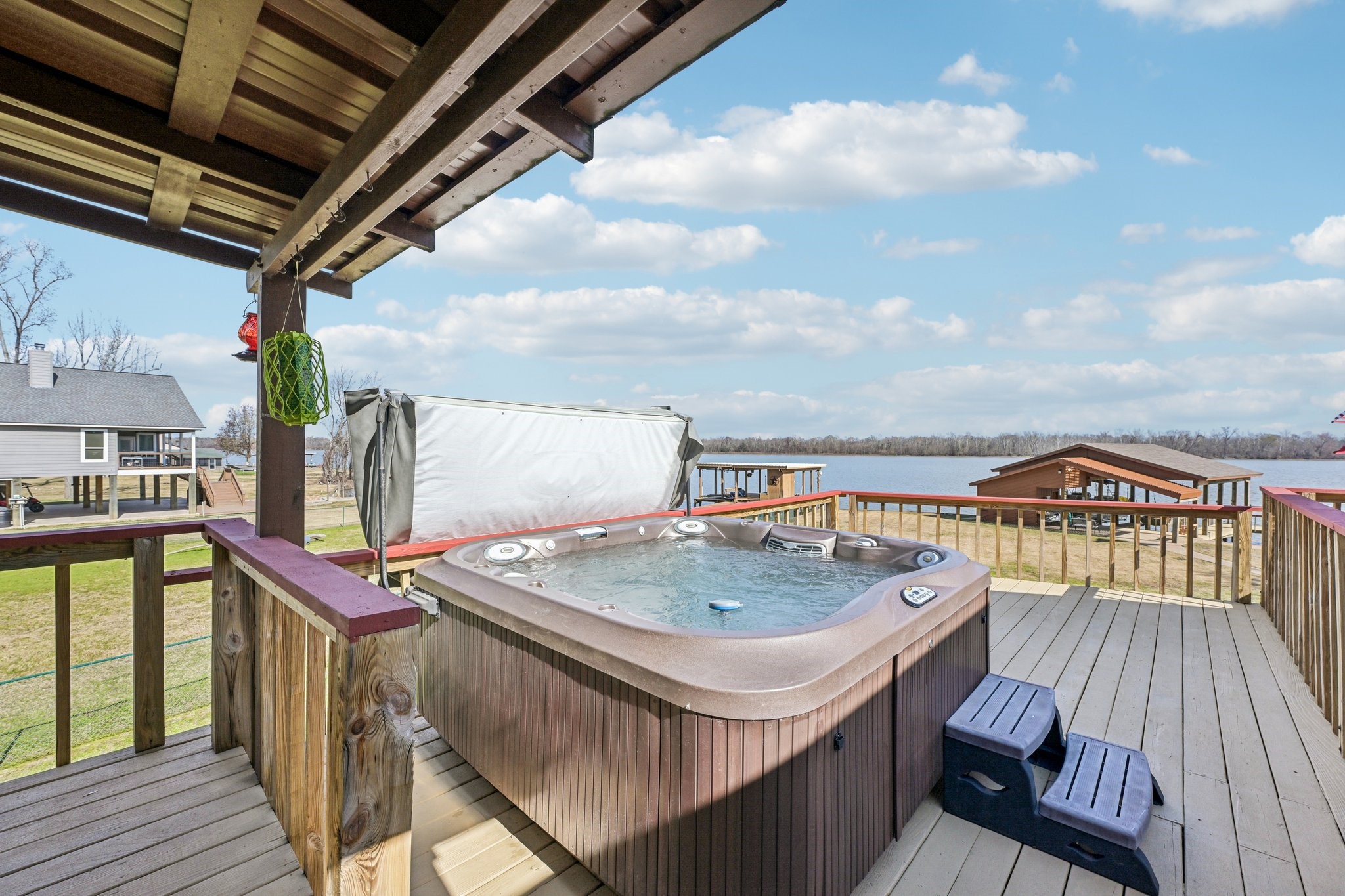 94 Lakeview Drive Huntsville, TX 77320 - Photo 26 of 45 Hot tub on outside deck