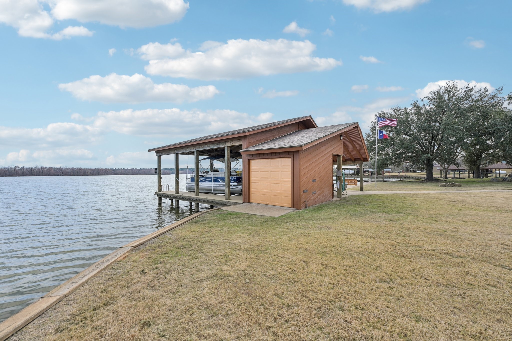 94 Lakeview Drive Huntsville, TX 77320 - Photo 33 of 45 Boat House