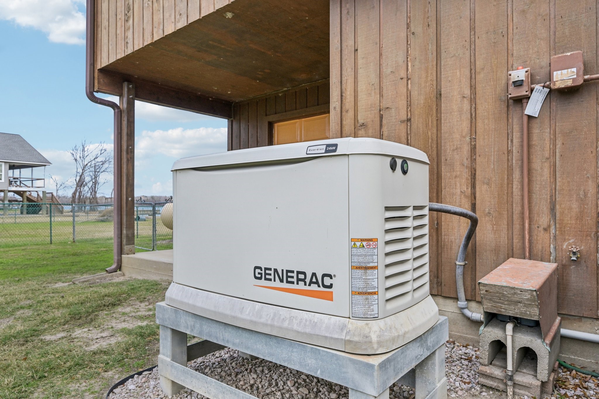 94 Lakeview Drive Huntsville, TX 77320 - Photo 43 of 45 Whole home Generator