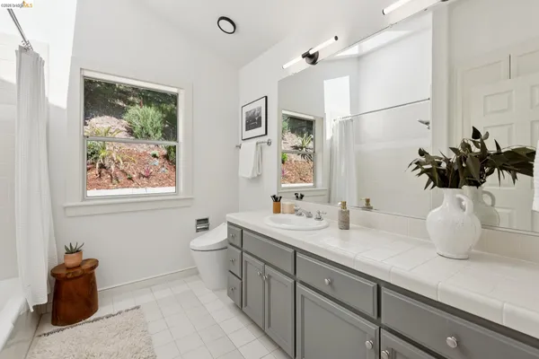 $2,795,000 | 23 Valant Place, Piedmont, CA 94610