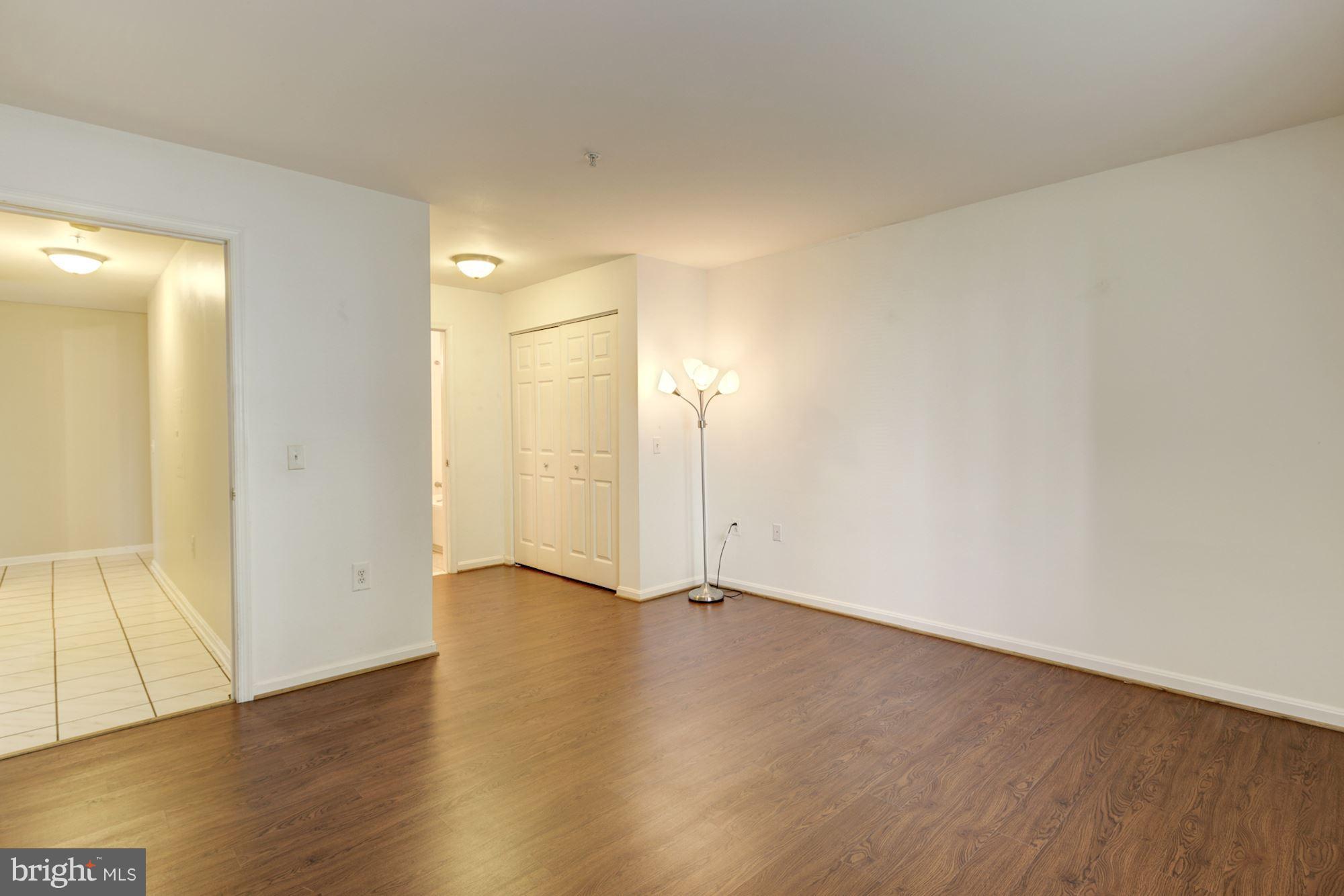 425 Pleasanton Road, Unit C12 Westminster, MD 21157 - Photo 19 of 30 Master Bedroom Suite