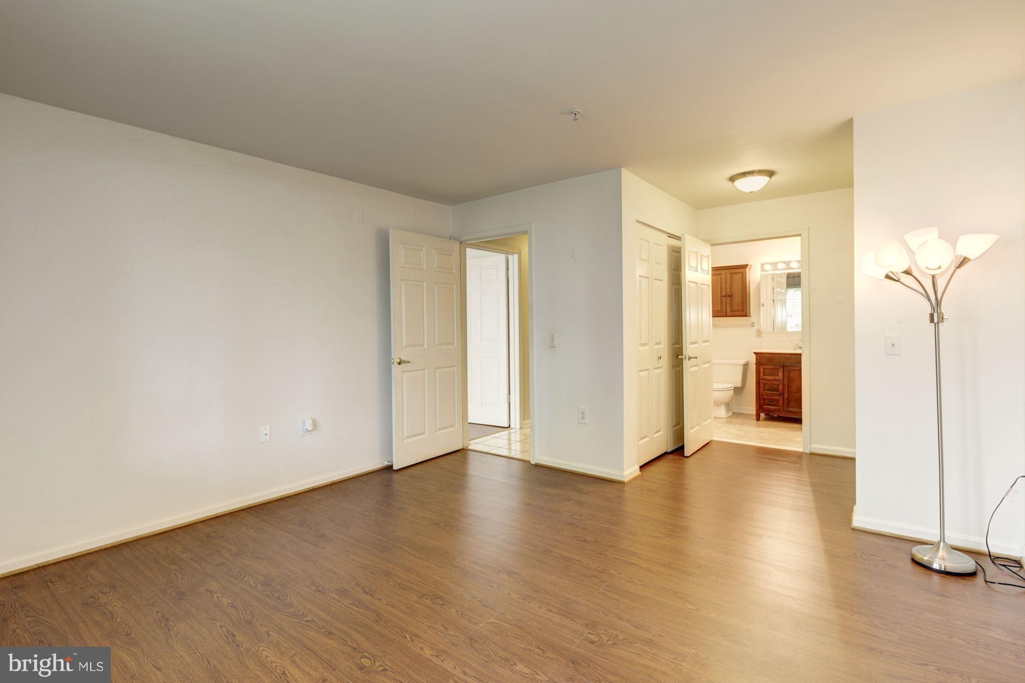 425 Pleasanton Road, Unit C12 Westminster, MD 21157 - Photo 20 of 30 Master Bedroom Suite