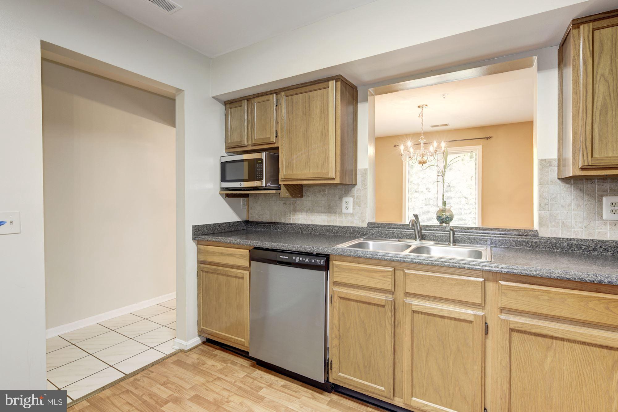 Kitchen w/Pass-through to Dining Rm