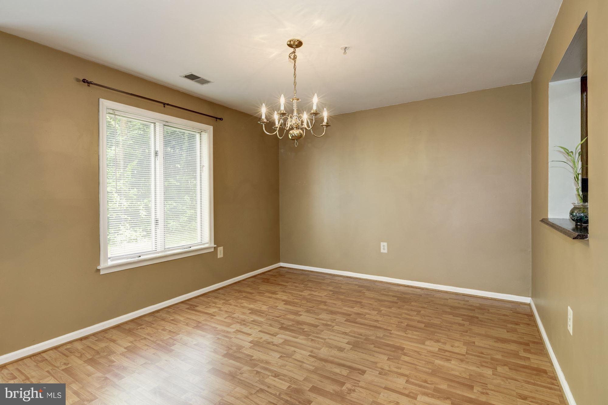 425 Pleasanton Road, Unit C12 Westminster, MD 21157 - Photo 8 of 30 Dining Room