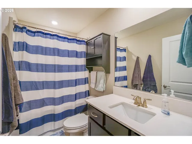 a picture of a bathroom