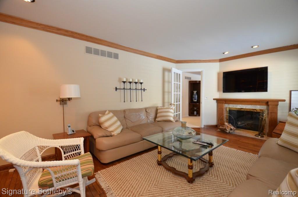 133 Chalmers Drive Rochester Hills, MI 48309 - Photo 10 of 35