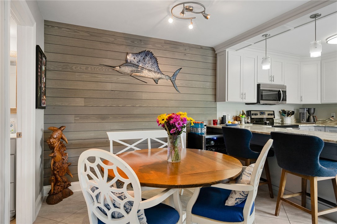 445 East Waverly Pl Unit 6D