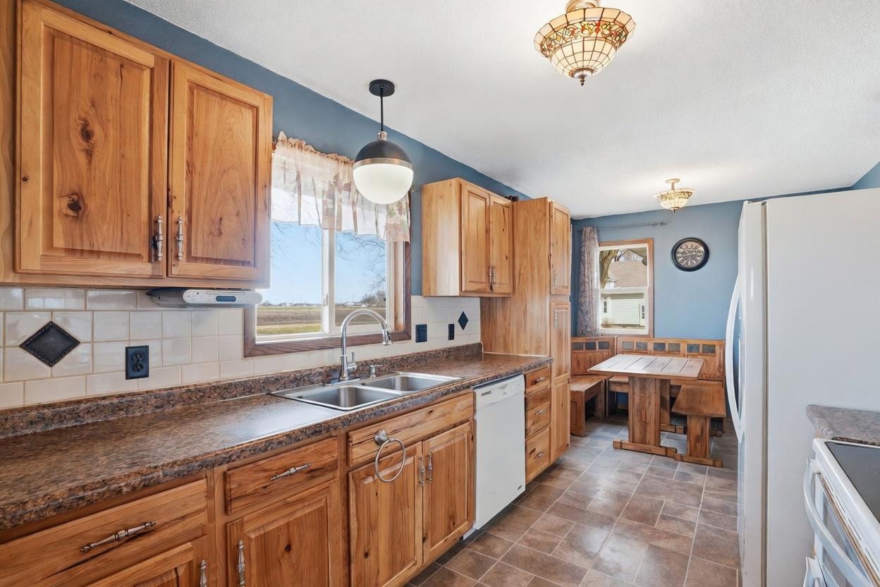 28761 Sleepy Hollow Road Winthrop, MN 55396 - Photo 6 of 33