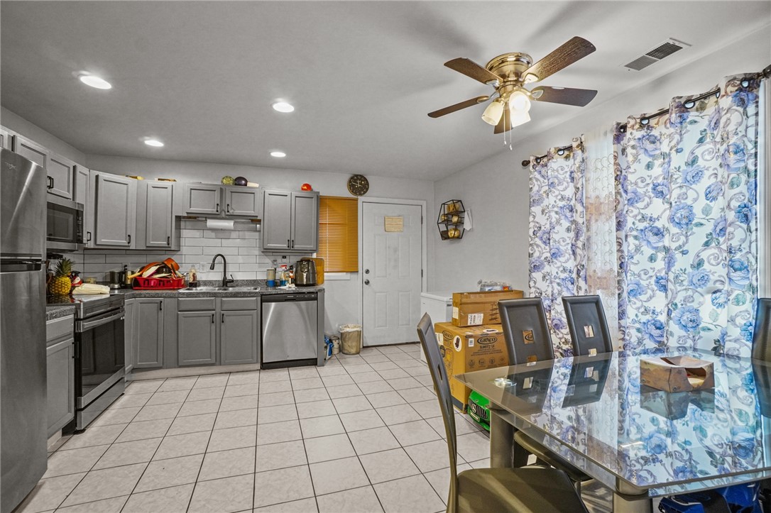44 Ridgeway Avenue Providence, RI 02909 - Photo 7 of 24