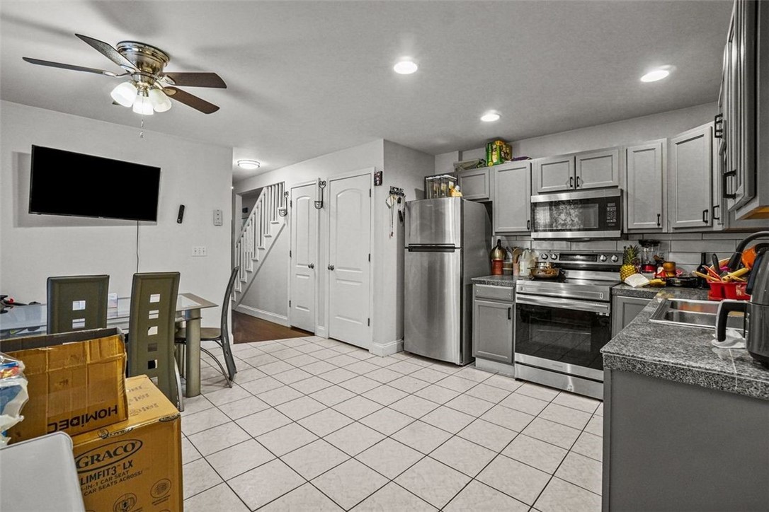 44 Ridgeway Avenue Providence, RI 02909 - Photo 8 of 24