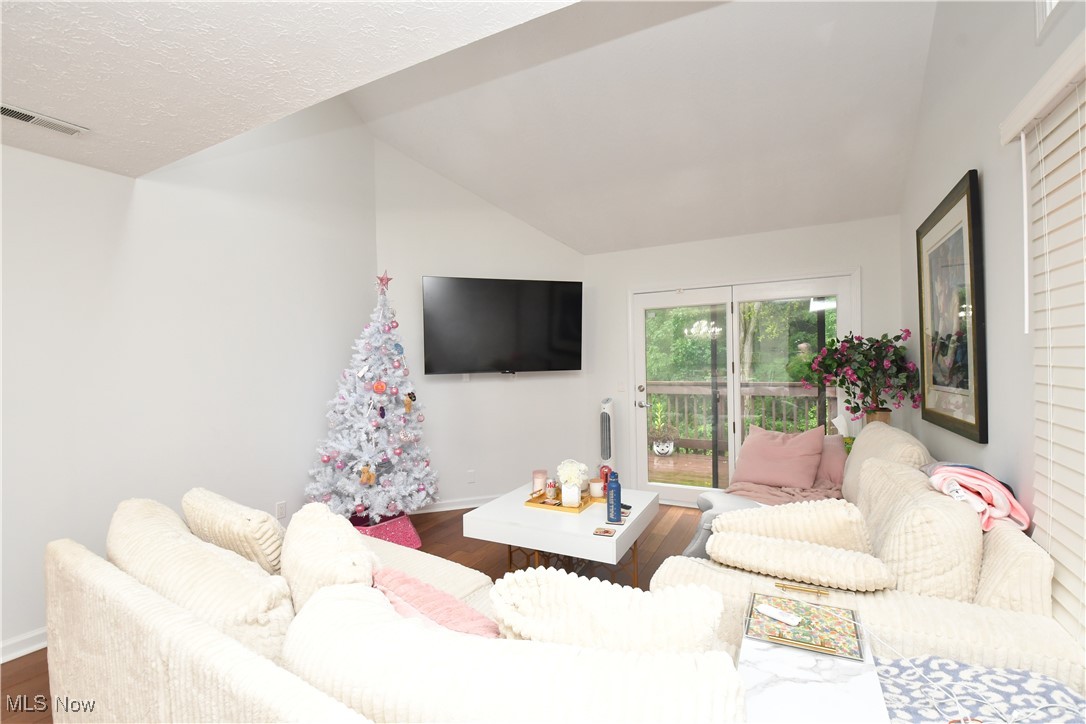 4685 Mayfield Road, Unit F South Euclid, OH 44121 - Photo 4 of 13