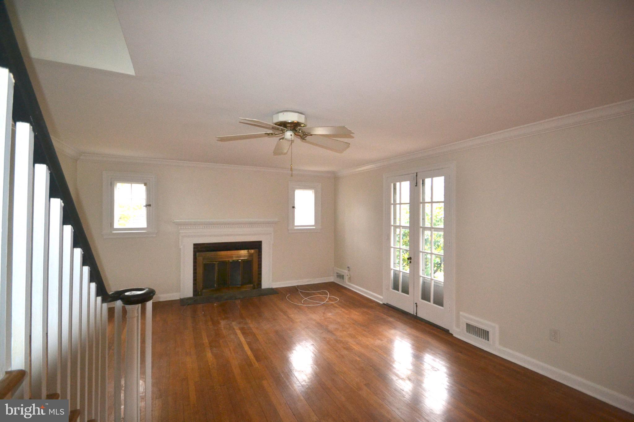 507 Ashmead Road Cheltenham, PA 19012 - Photo 14 of 42 Living Room