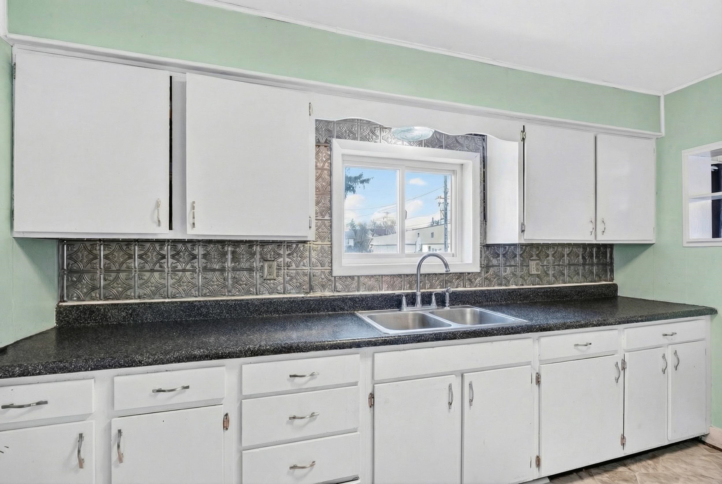 523 Michigan Street Omro, WI 54963 - Photo 6 of 20