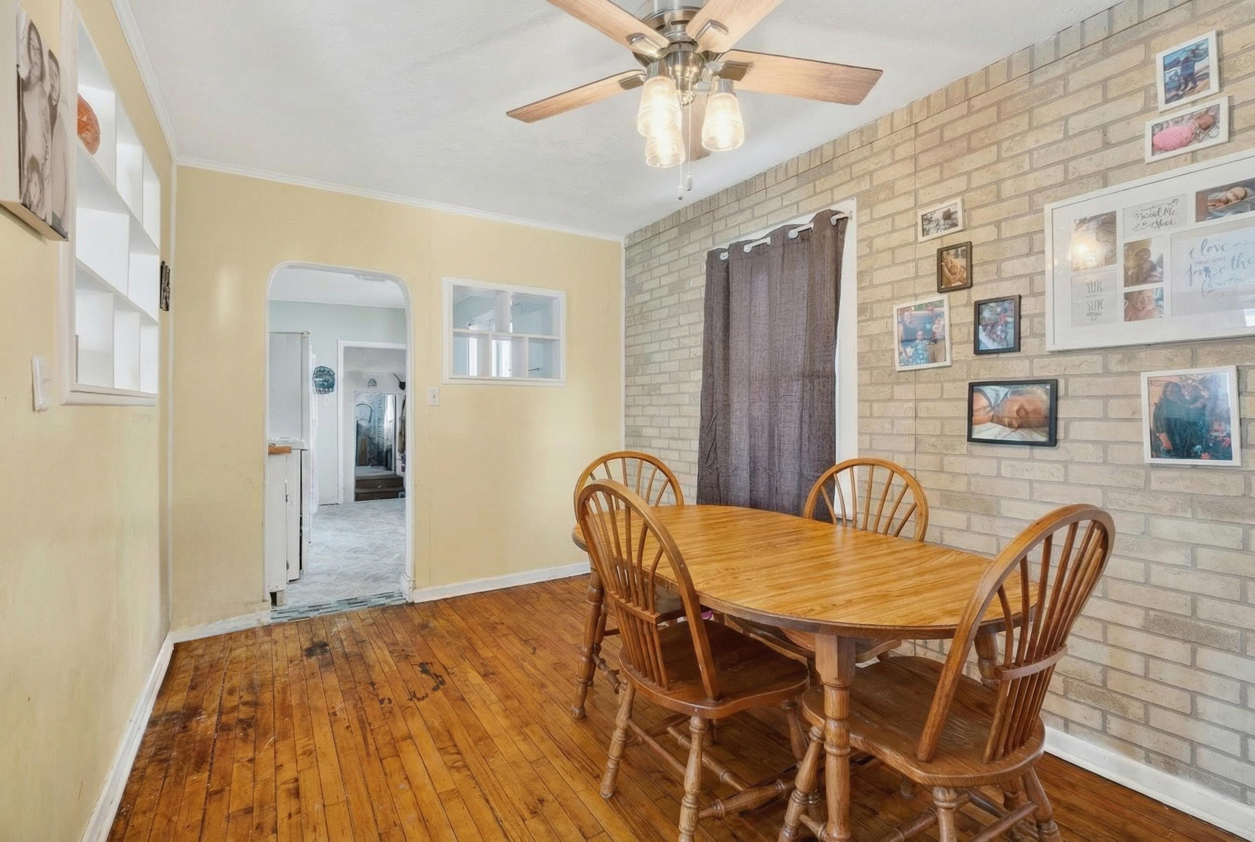 523 Michigan Street Omro, WI 54963 - Photo 7 of 20