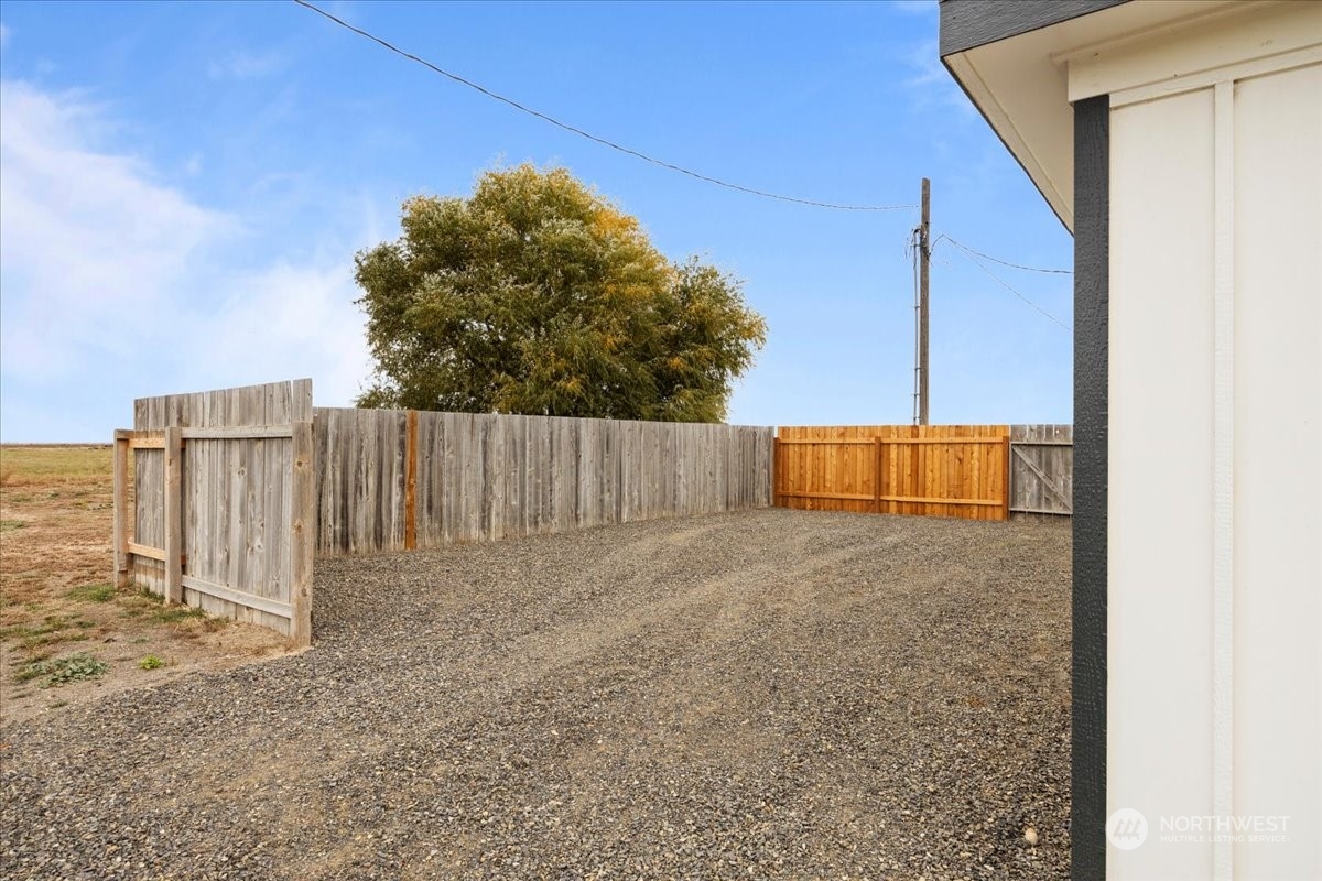 465 South Lemaster Road Othello, WA 99344 - Photo 36 of 40 a view of backyard space