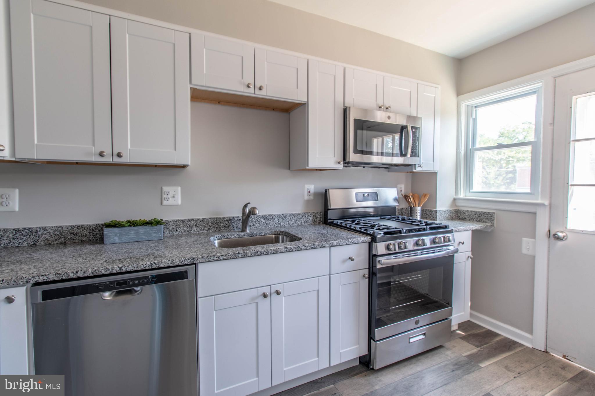 4425 Manorview Road Baltimore, MD 21229 - Photo 7 of 26 Kitchen