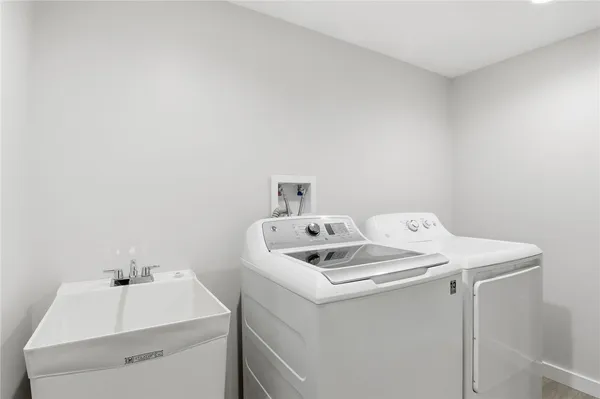 $3,500 | 1474 Marsh Road, Perinton, NY 14534