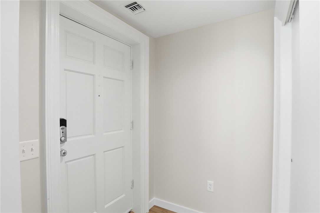 1474 Marsh Road Perinton, NY 14534 - Photo 3 of 22