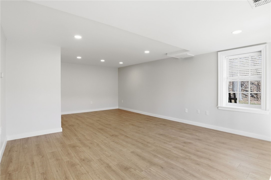 1474 Marsh Road Perinton, NY 14534 - Photo 4 of 22