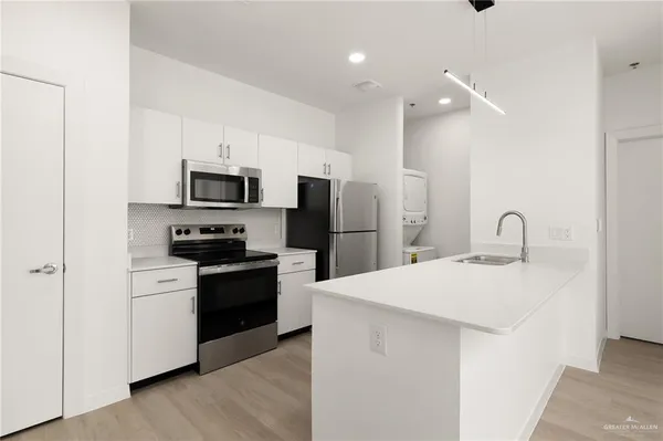 $1,275 | 412 South Ware Road, McAllen, TX 78501