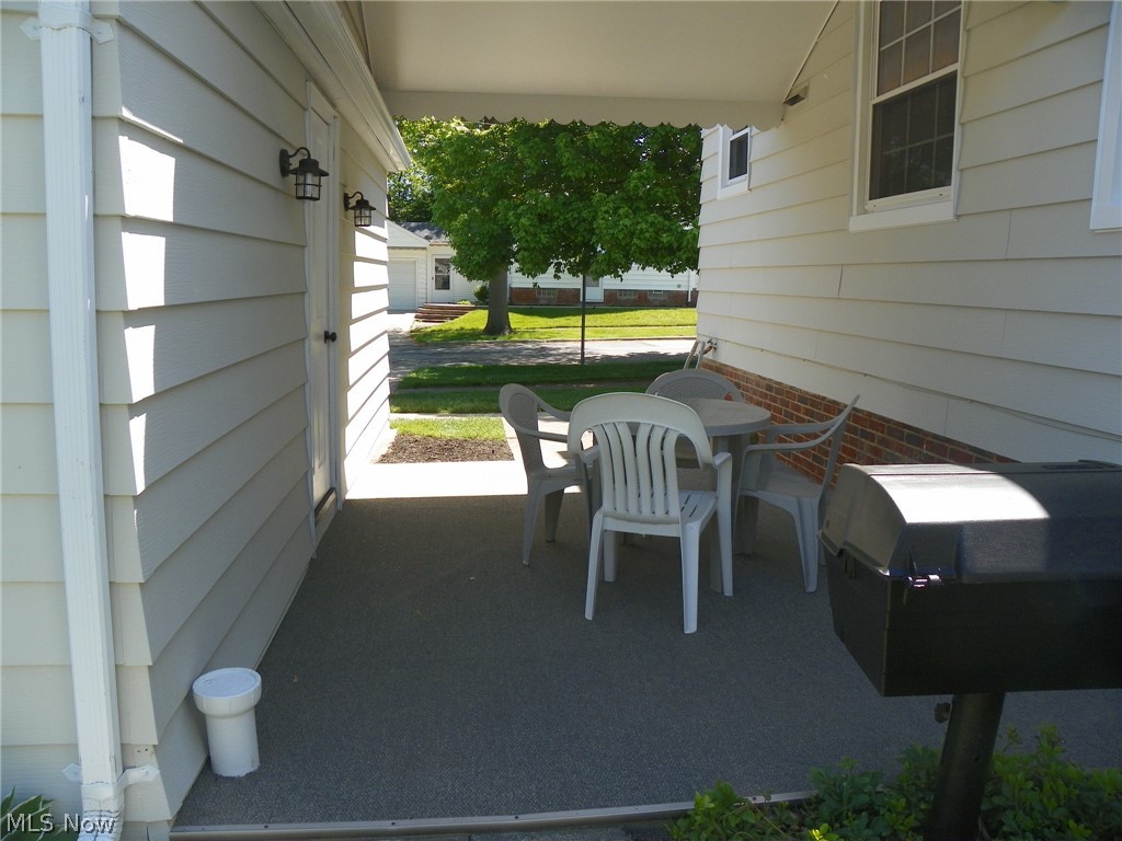 9404 Snow Road Cleveland, OH 44130 - Photo 28 of 32