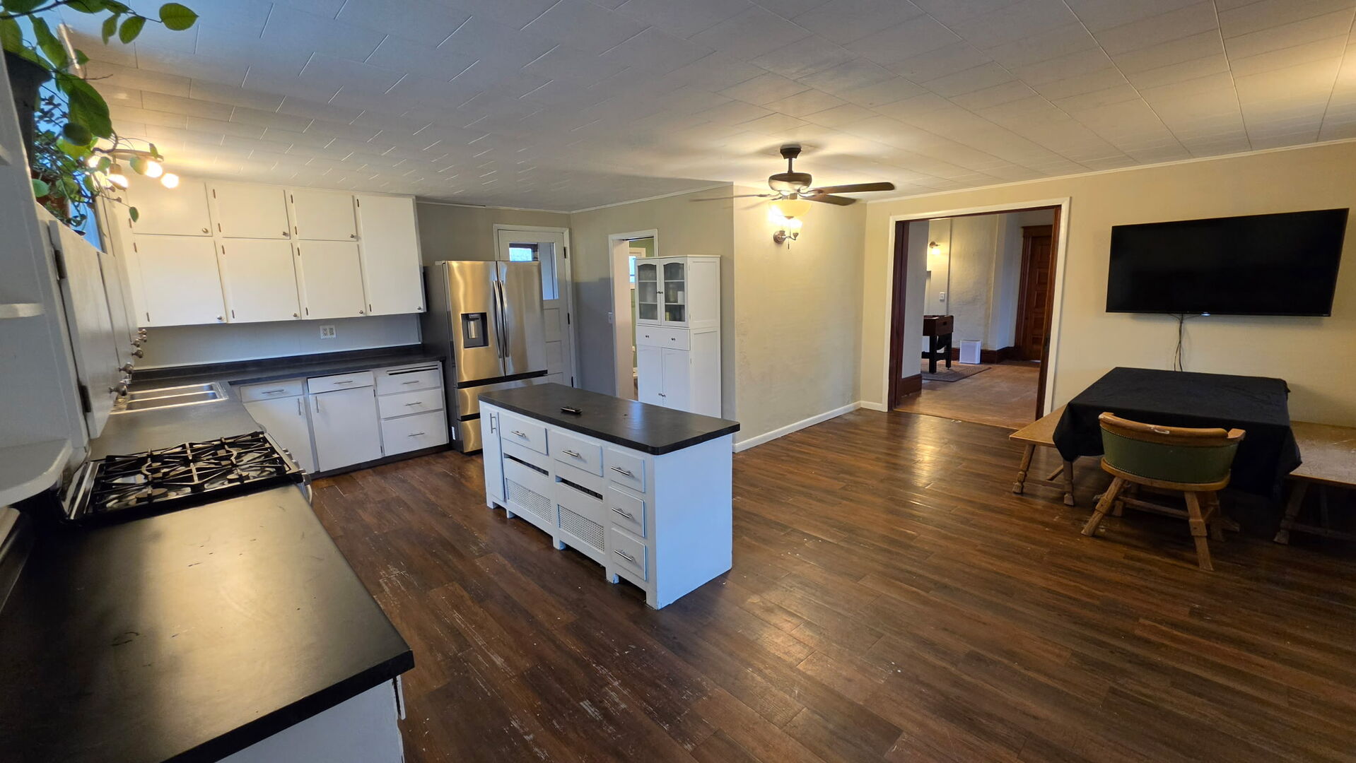 145 4th Street Capron, IL 61012 - Photo 7 of 29