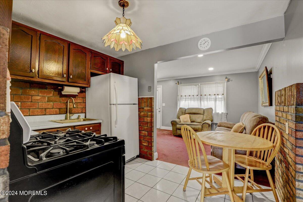 328 Aldrich Road Howell, NJ 07731 - Photo 11 of 31 11-Kitchen