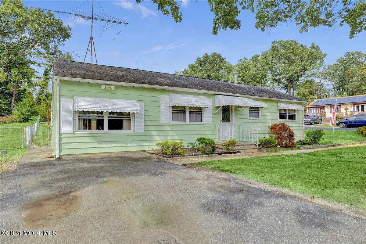 328 Aldrich Road Howell, NJ 07731 - Photo 2 of 31 02-Front of Home
