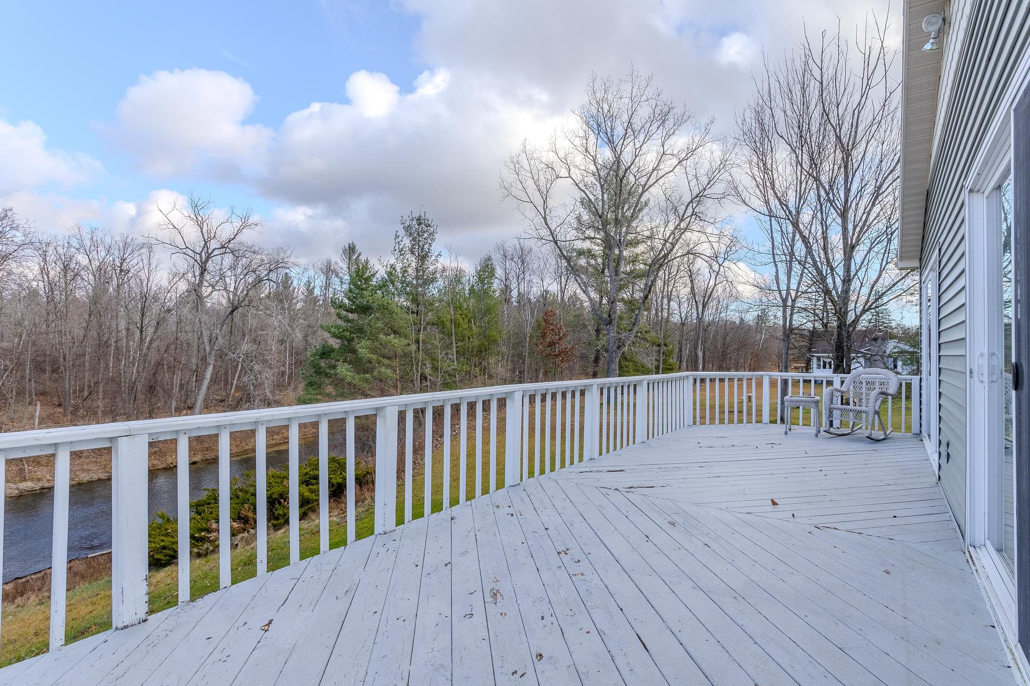 1009 Radov Road Gladwin, MI 48624 - Photo 6 of 36