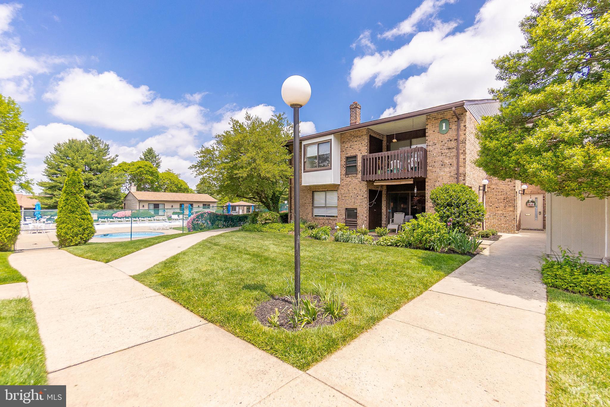 102 Raintree Lane Malvern, PA 19355 - Photo 2 of 33 Gallery Image 2