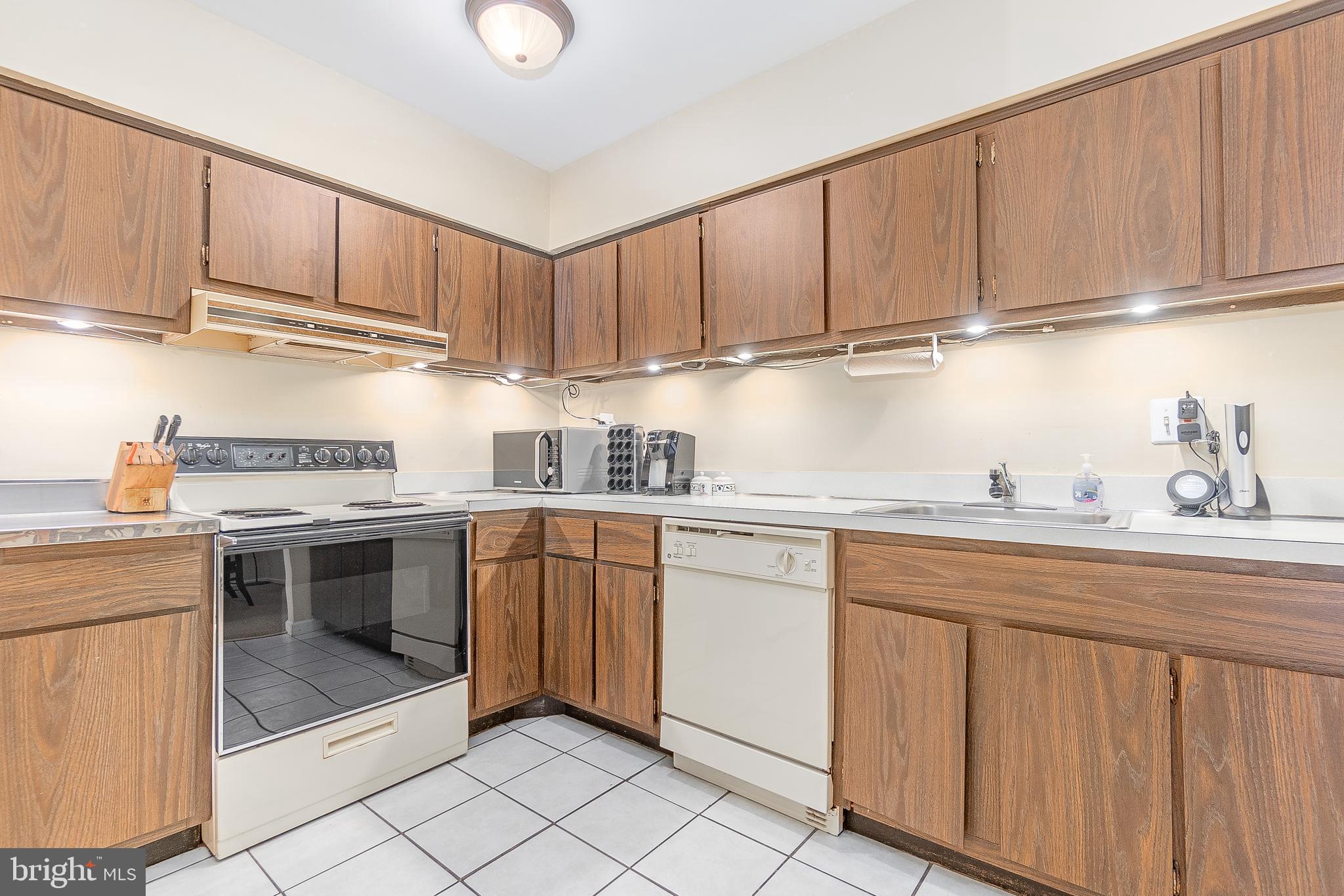 102 Raintree Lane Malvern, PA 19355 - Photo 23 of 33 Gallery Image 23