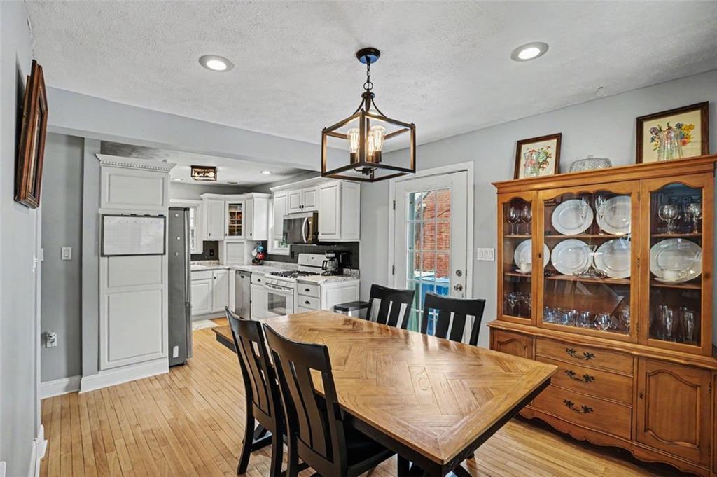 3524 Middleboro Road Pittsburgh, PA 15234 - Photo 8 of 29