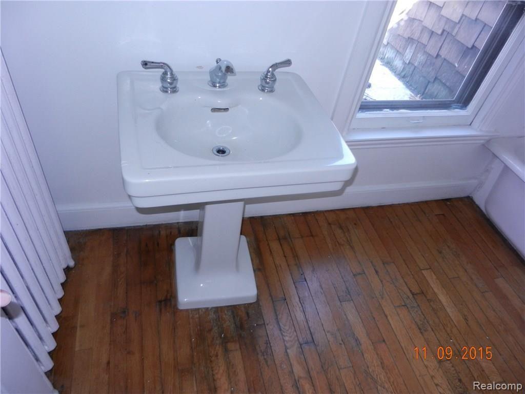 19325 Berkeley Road Detroit, MI 48221 - Photo 47 of 48 DSCN8043.JPG